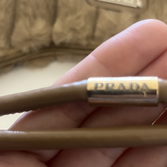 Prada VIP Bag - Picture 4 of 7